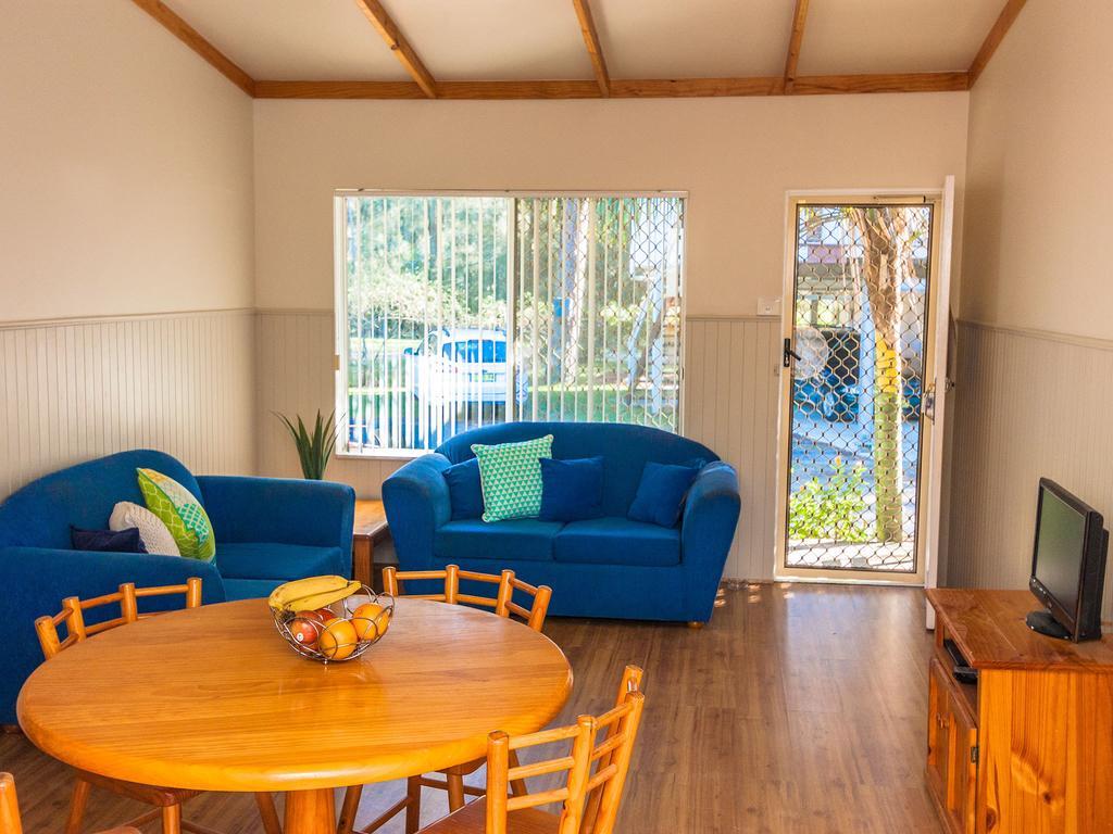 Caseys Beach Holiday Park Sunshine Bay Rom bilde
