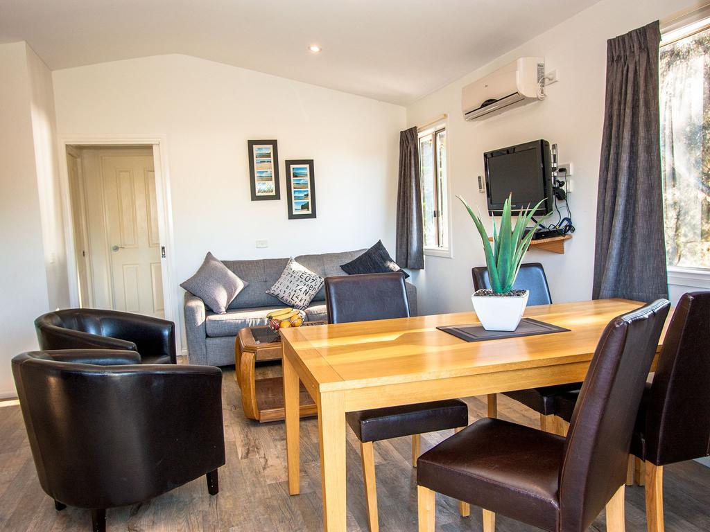 Caseys Beach Holiday Park Sunshine Bay Rom bilde