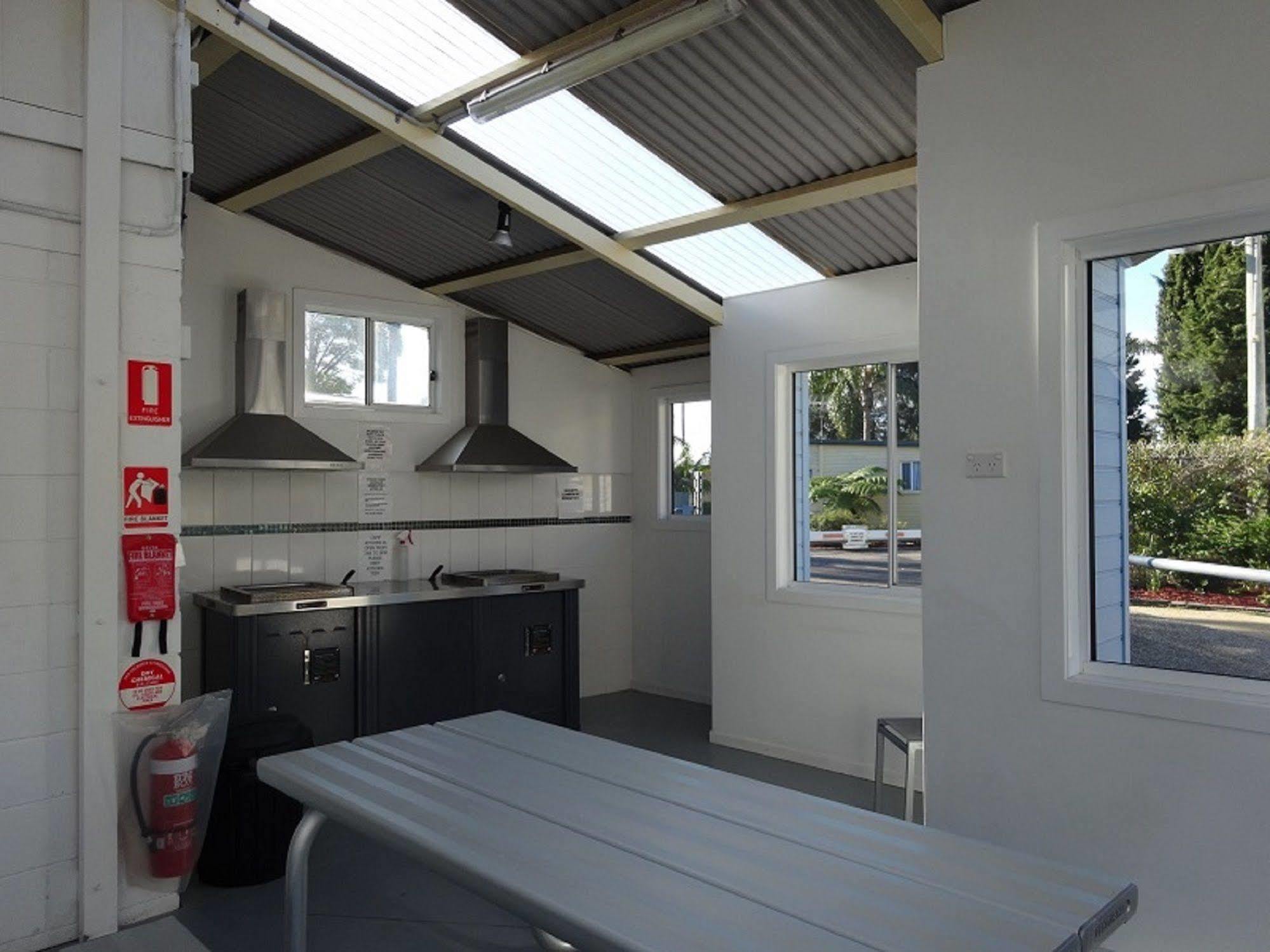 Caseys Beach Holiday Park Sunshine Bay Eksteriør bilde